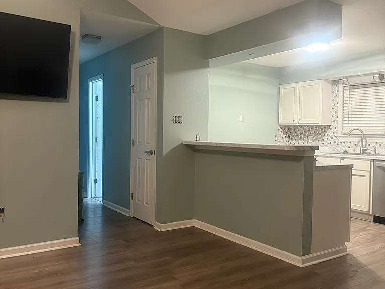 909 Orange St — Photo 9