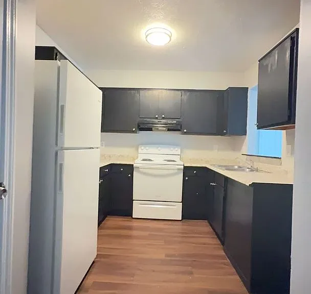 2702 Greenwood Ave — Photo 5