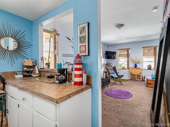 4th image of 802 Euclid Ave APT 304