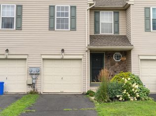 200 Strawberry Ln, Perkasie, PA 18944