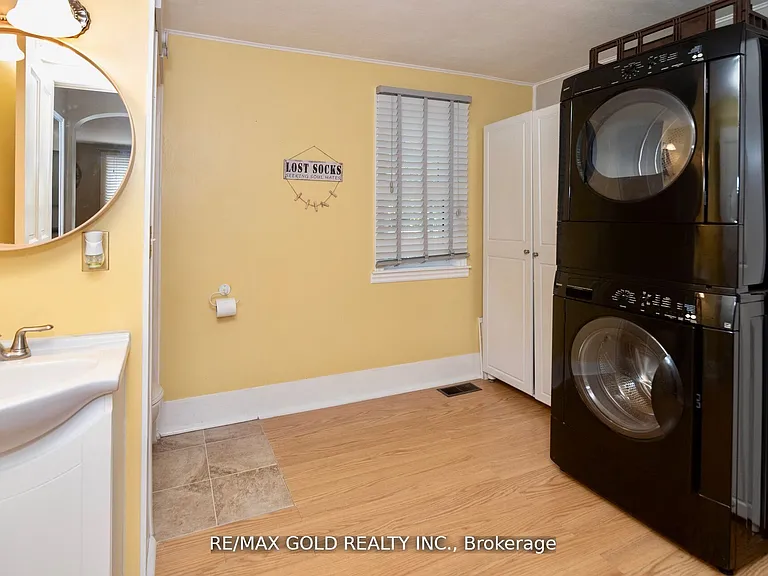 5853 McLeod Rd — Photo 10