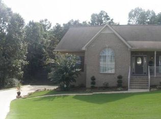 3151 Live Oaks Ln, Hueytown, AL 35023