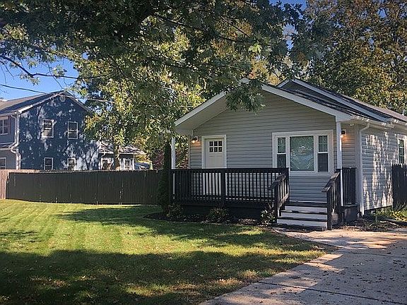 2nd image of 2165 Sycamore Ave