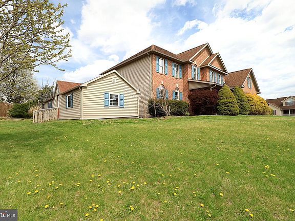 4th image of 155 Lorinda Ln