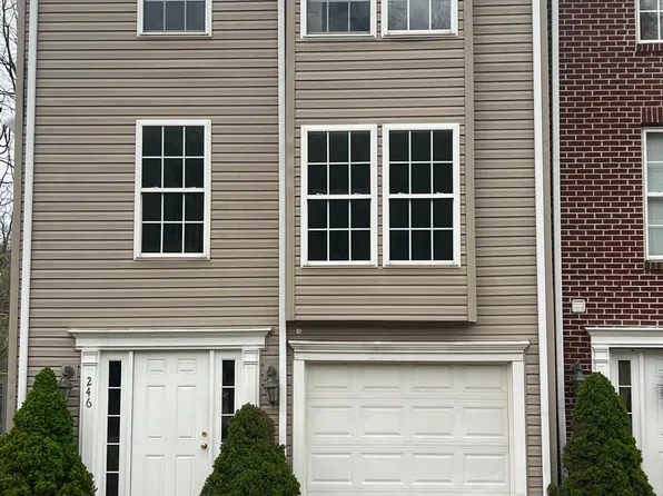 246 Denny Park Rd, Pittsburgh, PA 15202