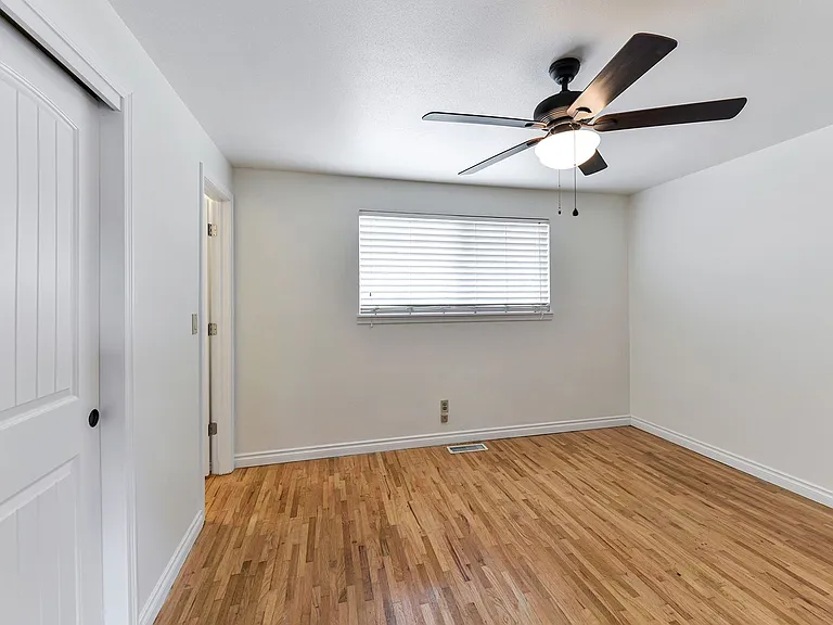 1516 Jones Ave NE — Photo 13