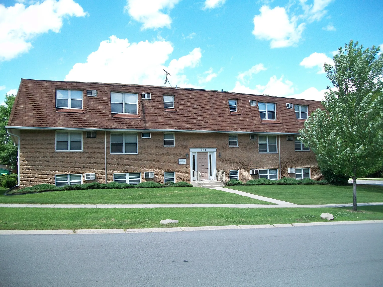 Twin Oaks West apartments — Photo 2