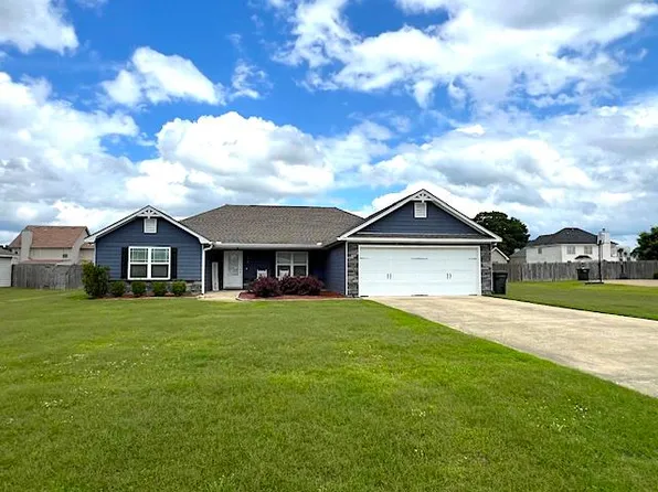 104 Old Glory Way, Fort Mitchell, AL 36856