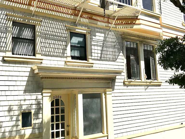 2200 Larkin St #9 — Photo 3