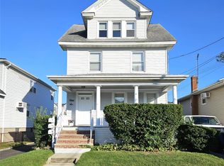 56 4th Ave, East Rockaway, NY 11518