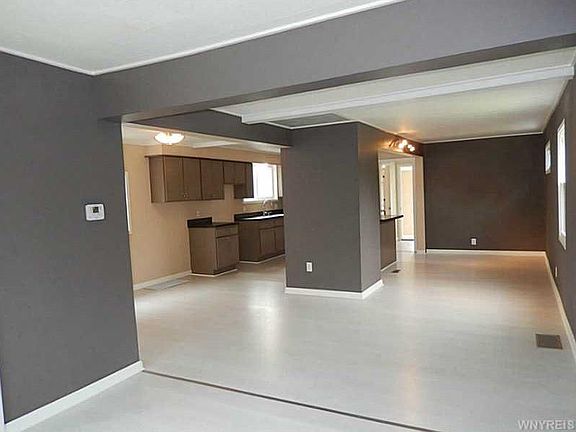 4th image of 75 Lakeview Ave