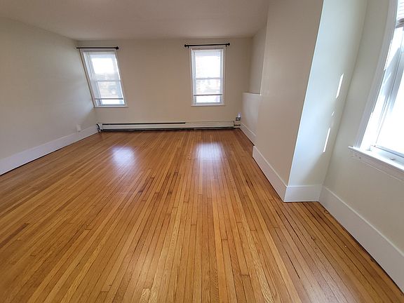 4th image of 143 Sullivan St #1B