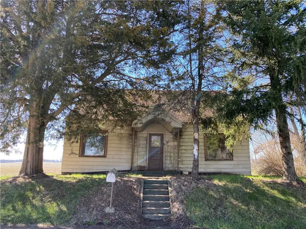1786 Hutton Rd, Charleston, IL 61920