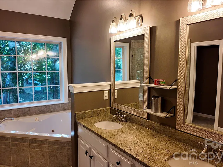 410 Farm Branch Dr — Photo 22