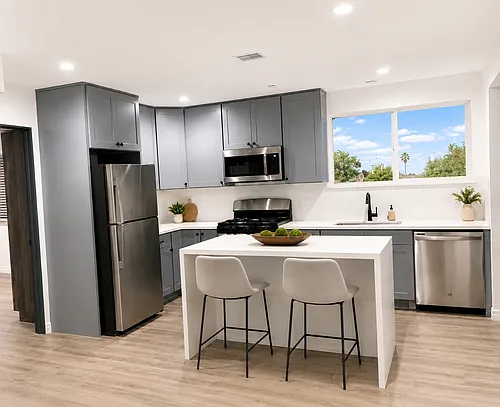 5731 Lexington Ave #301 Photo 1 5731 Lexington Ave #301 Photo 1
