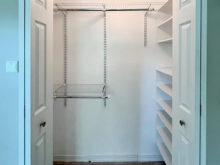 20301 Shelburne Rd #8B — Photo 12