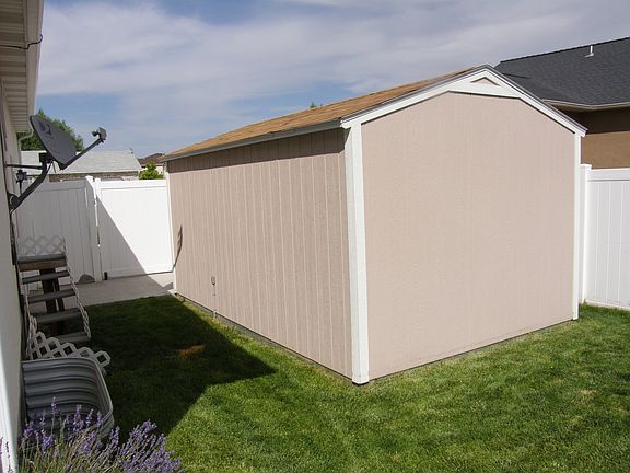 4th image of 9202 Holly Lily Ln