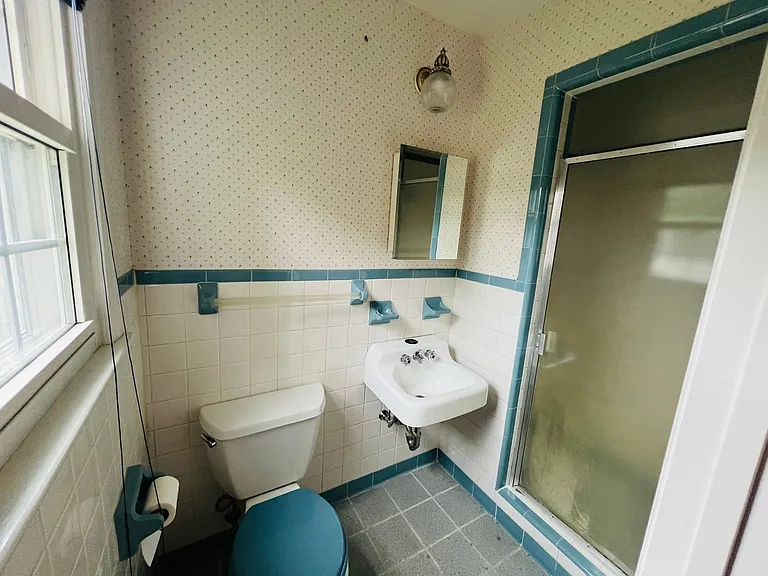 401 Apperson Dr — Photo 7