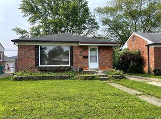 28541 Kathryn St, Garden City, MI 48135