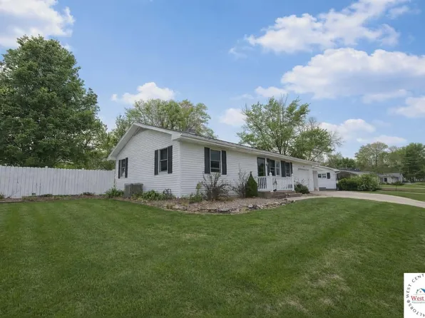 529 Coventry Dr, Tipton, MO 65081
