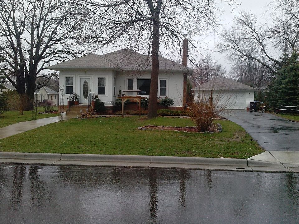 1st image of 614 Main St W