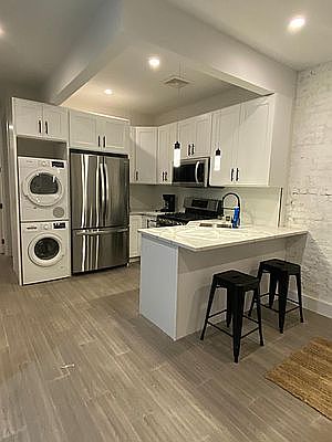 1st image of 482 Halsey St #1