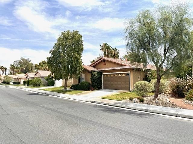 1st image of 49700 Lincoln Dr