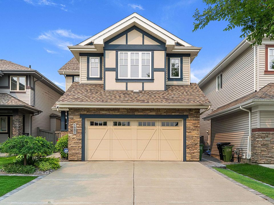 1st image of 1097 Armitage Cres SW