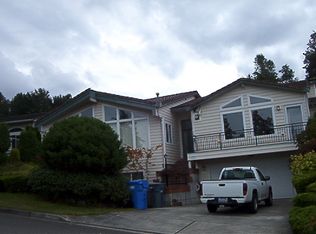 2836 Chambers Bay Dr, Steilacoom, WA 98388
