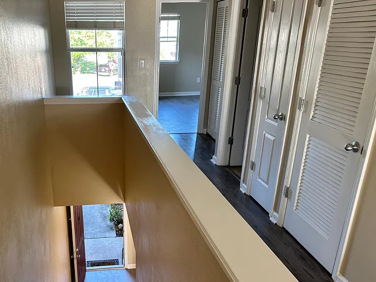 2298 Sunset Bluff Dr — Photo 8