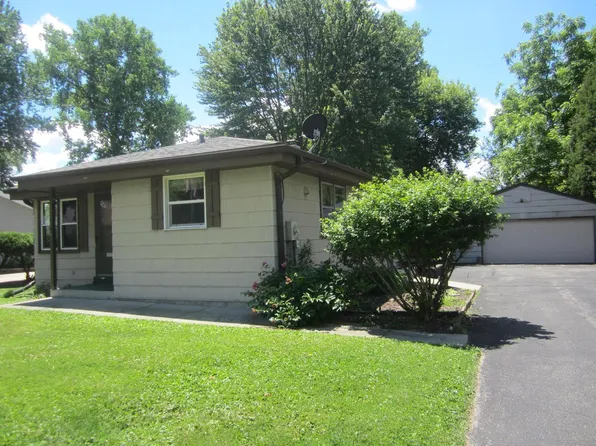 1119 W Wisconsin AVENUE, Oconomowoc, WI 53066