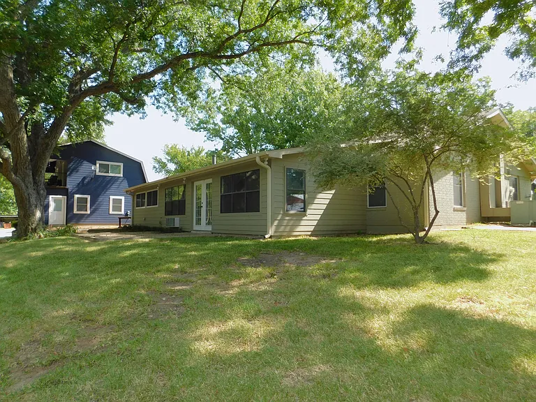 897 John George Ln — Photo 32