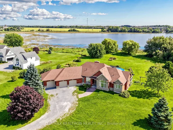 19305 Loyalist Pkwy, Prince Edward County, ON K0K 1T0