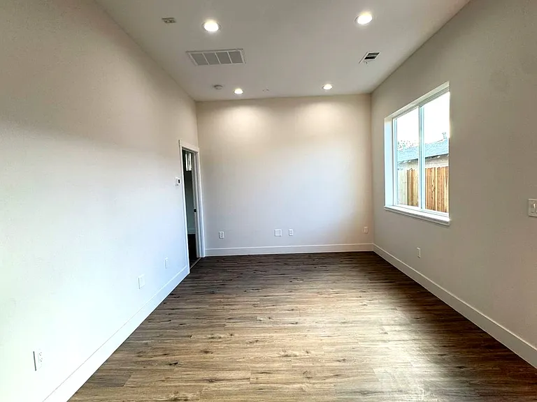 574 Marin Ave — Photo 8