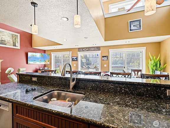 4th image of 491 Maple Grove Road