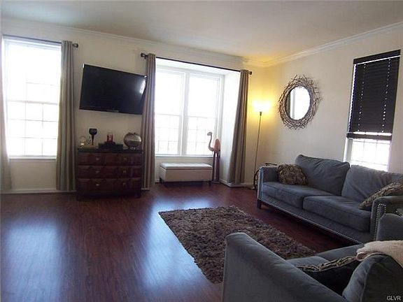 4th image of 11 White Rose Ln