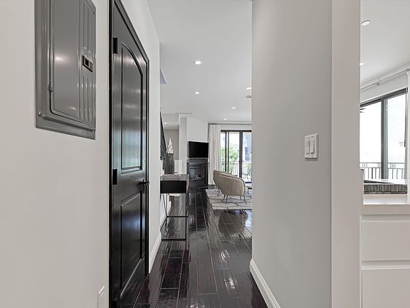 3rd image of 500 N Orlando Ave #1