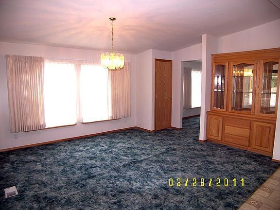 3rd image of 72 Spooner Ln