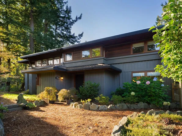 496 Melmore Rd, Bowen Island, BC V0N 1G1