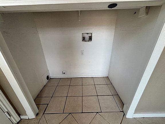 5th image of 1318 E Pine Ave