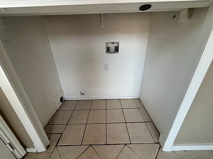 1318 E Pine Ave — Photo 5