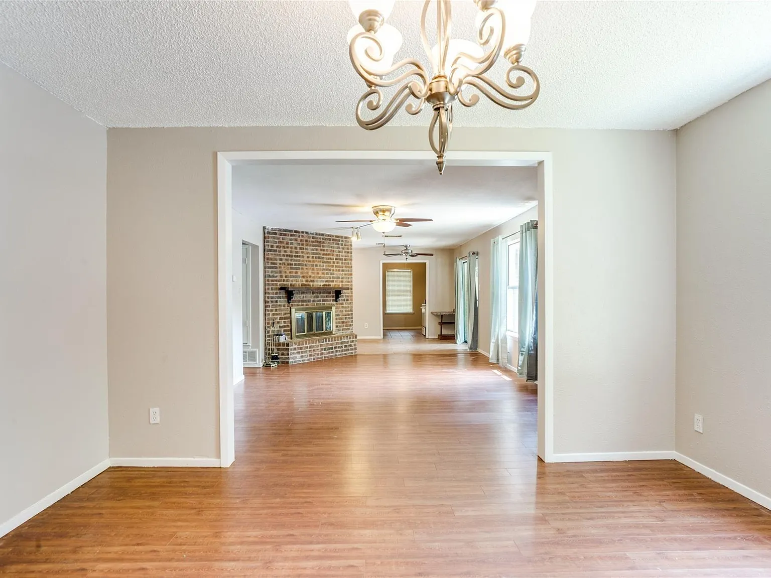 4 bed, 2164 sqft, $2,550 — Photo 1