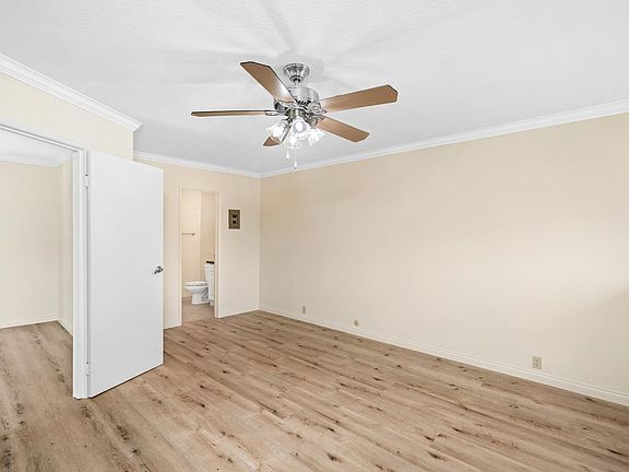 3rd image of 2266 Cazador Dr APT 21