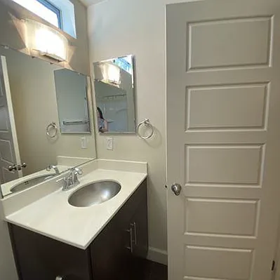 2 bed, 2.0 bath, 1300 sqft, $2,495 — Photo 2