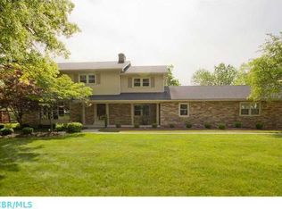 823 Strawberry Hill Rd W, Columbus, OH 43213