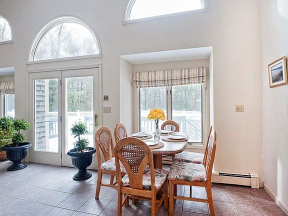2nd image of 58 Duxborough Trl