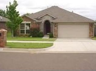 525 Bethany Oaks Dr, Norman, OK 73071