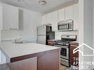 6101 N Clark St #2F, Chicago, IL 60660