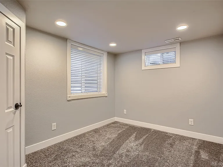 4010 S Jason St — Photo 9