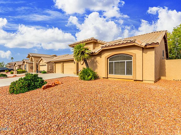 3rd image of 8524 W ROCKWOOD Drive
